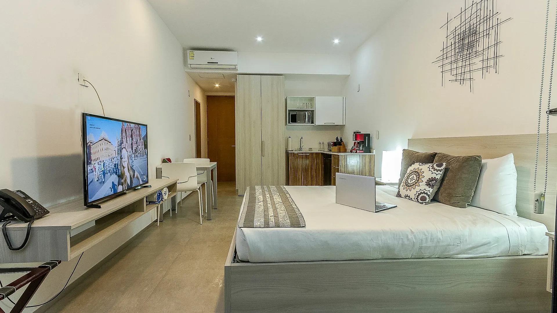 The City 1221 By Imexico Playa del Carmen Mexiko